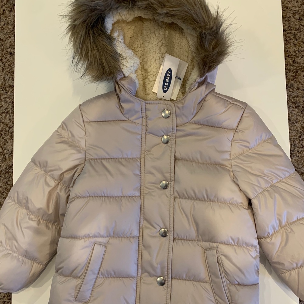 NWT: 3T Old Navy Puffer